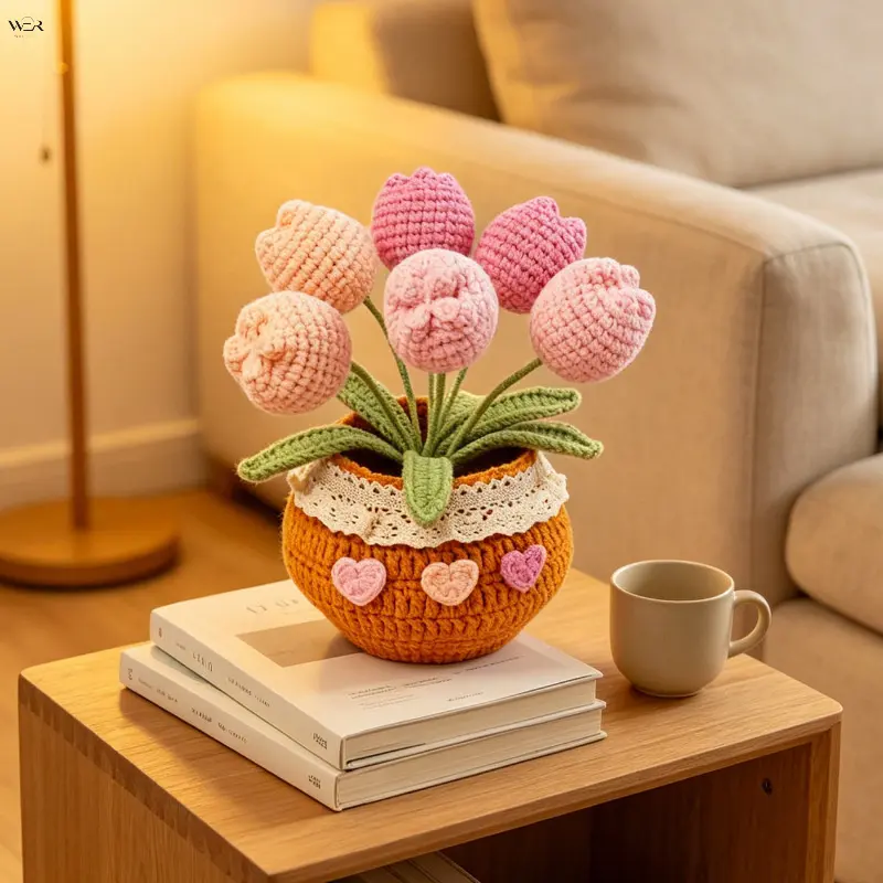 Hand Crochet Potted Flowers, Finished Knitted Tulip Daisy Carnation Bouquet, Handmade Yarn Artificial Flower Pot, Cute Desk Ornament, Home Table Decor, Creative Gift for Friends