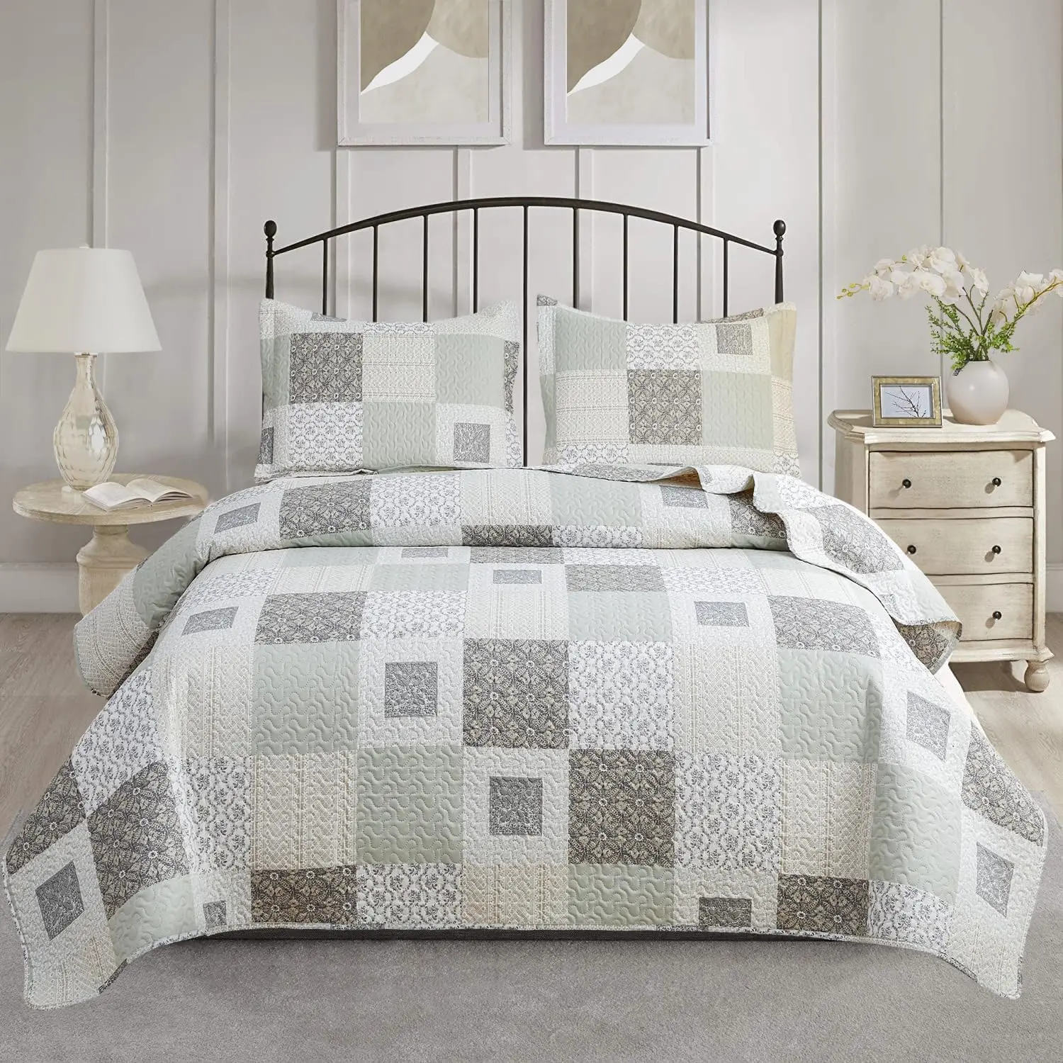 3-  Quilt Set /Full Size, Lightweight Gray Floral Patchwork Bedspread Set Reversible Country  Grey White Quilt Bedding Set(1 Coverlet & 2 Pillow Shams Included)