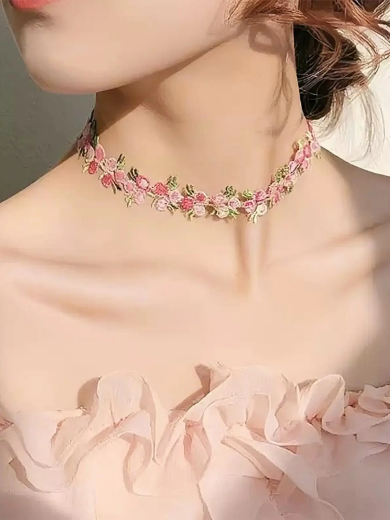 1 fashionable peach pink lace embroidered flower neck collar, elegant and versatile Dainty Choker Necklace with collarbone chain, suitable for women to wear jewelry for daily parties Costume Jewelry Necklace