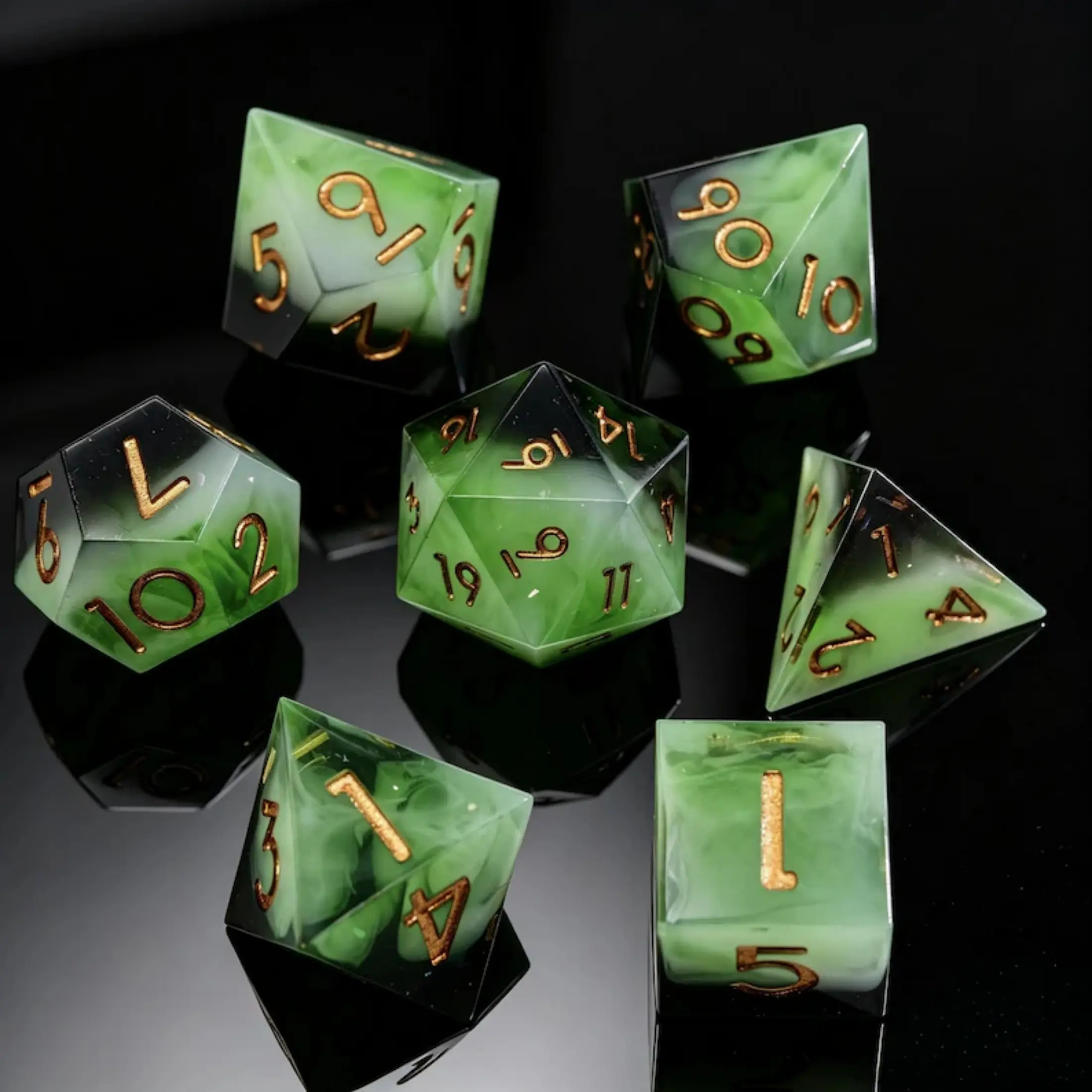 Double Color Resin Dice Set, 7 Pieces, Ideal for Dnd, Rpg, Board Games, Unique Gift for Gamers, Perfect for Game Night Fun