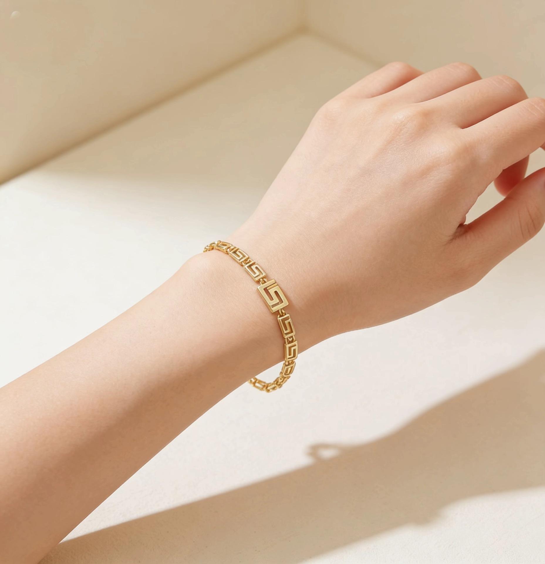 18K Gold Plated Chevron Geometric Link Bracelet for Women & Men, Vintage Retro Pattern Design, Minimalist Luxury Aesthetic Jewelry, Trendy Versatile for Daily Wear, Street Style & Parties