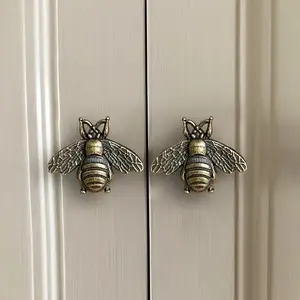 Vintage Bee Design Cabinet Knobs, Cabinet Handles, Zinc Alloy Drawer Pulls, Retro Honeycomb Style Strip Hardware for Home Decor and Kitchen Cupboard, Easy Installation, Bee Motif, Antique Look
