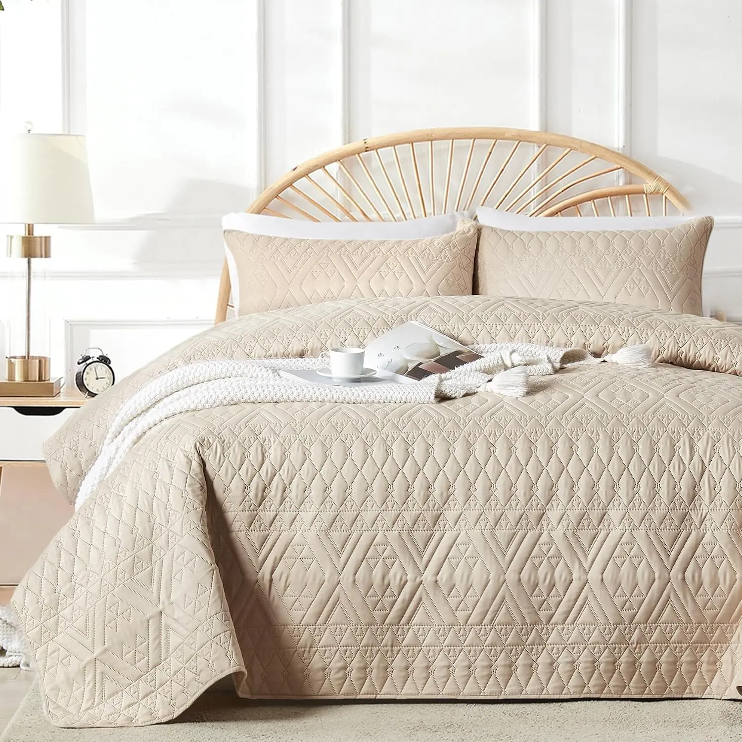 Full/Queen Size Quilt Bedding Set,Beige Lightweight Microfiber Soft Bedspread,Modern Style Geoetric Pattern Coverlet Set for All Seasons,3 Piece(1 Quilt,2 Pillow Shams)