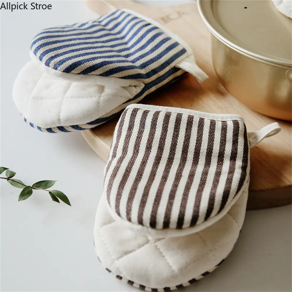 Quilted Fabric Oven Mitts - Insulated Mitten Shape Kitchen Gloves, Heat Resistant with Non-Slip Grip for Baking and BBQ, Kitchenware, Bakeware, Plastic, Silicone, Home