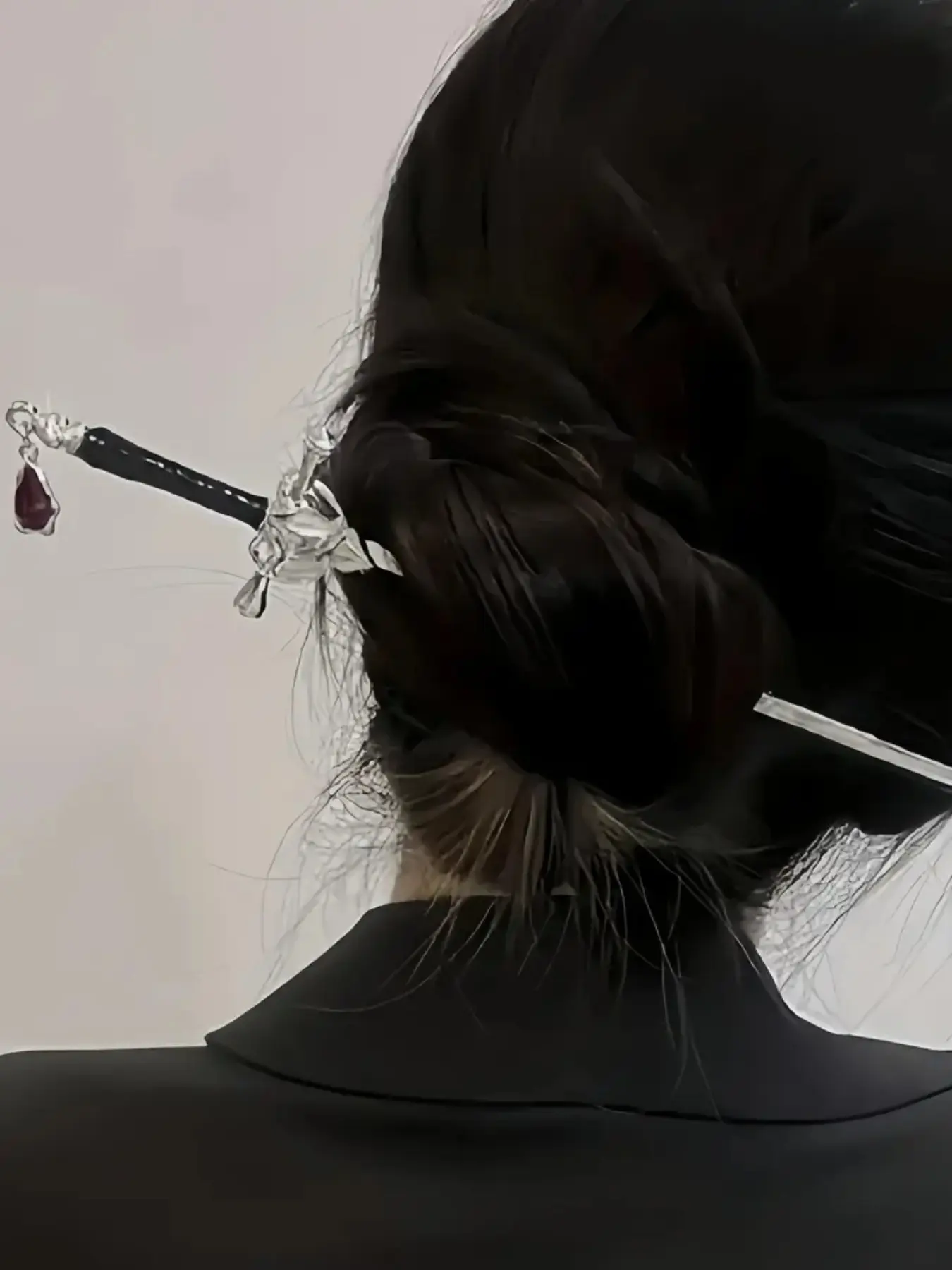 Vintage Knife‑Shaped Hair Pin, Exquisite All‑Match Fashion Hair Accessories for Women & Girls, Trendy Decorative Hair Clip, Ideal for Halloween Party, Cosplay, Birthday Gift & Daily Hairstyle Styling