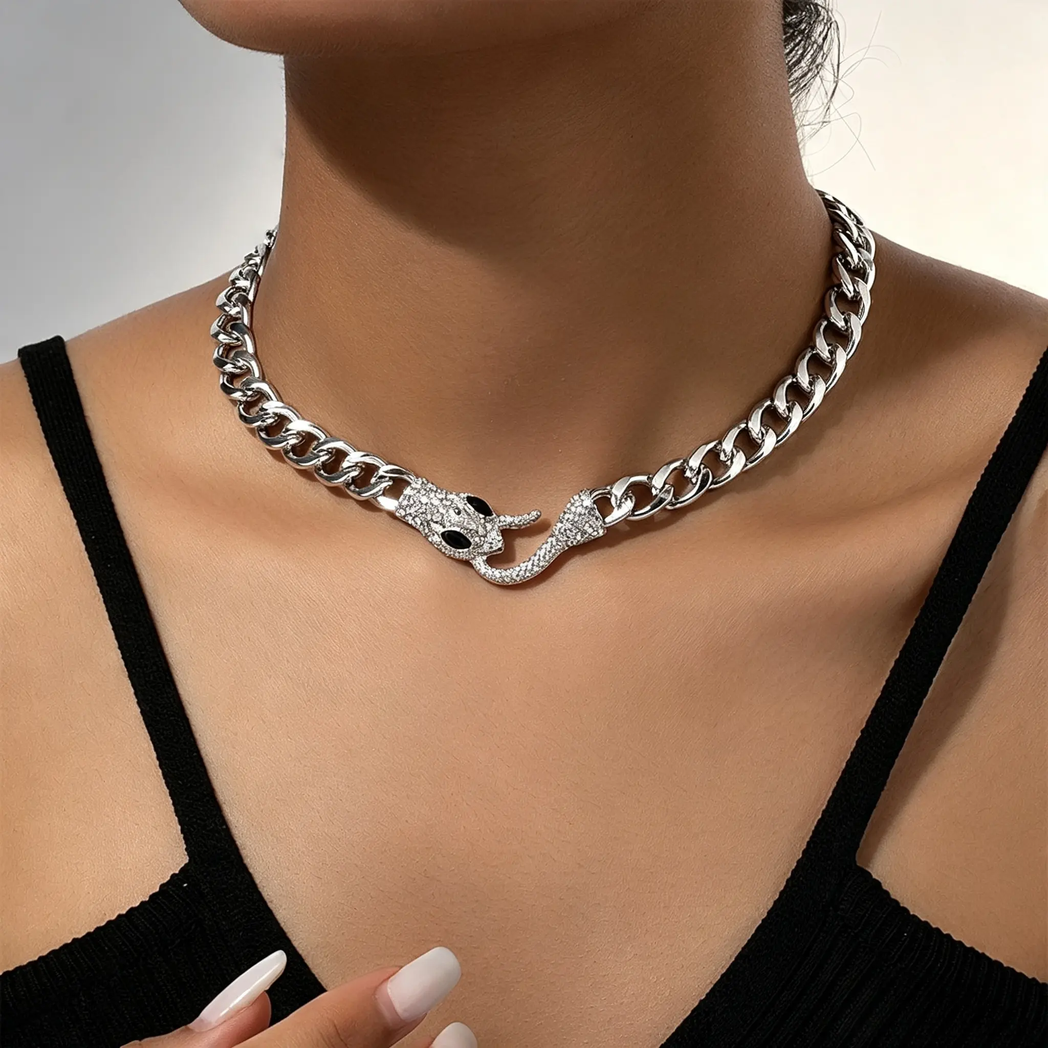 Women’s Snake‑Shaped Pearl Metal Chain Necklace, Trendy Layering Cold‑Tone Statement Jewelry, Unique Designer‑Inspired Pendant, Edgy Streetwear Accessory for Club Nights & Daily Outfits