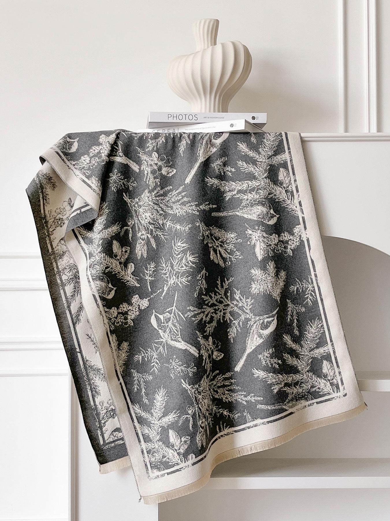 Women's Winter, Loose Fit Floral Pattern Shawl, Casual Loose-Fit Design, Thick Woven Fabric, Warm & Soft, Perfect for All Seasons, Elegant Fashion Accessory