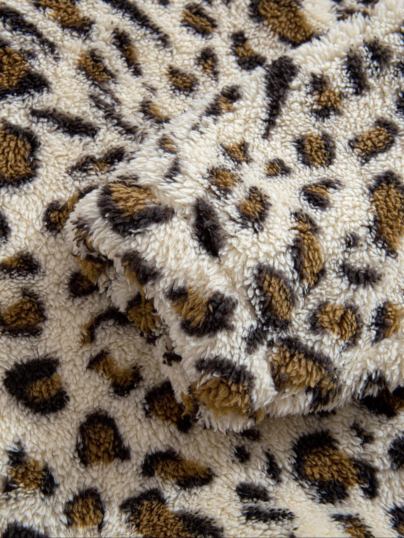 Men's Leopard Print Pocket Half Zip Plush Sweatshirt, Loose Casual Long Sleeve Drop Shoulder Fuzzy Pullover for Winter, Fashion Men's Clothes for Daily Wear, Casual Sweatshirts