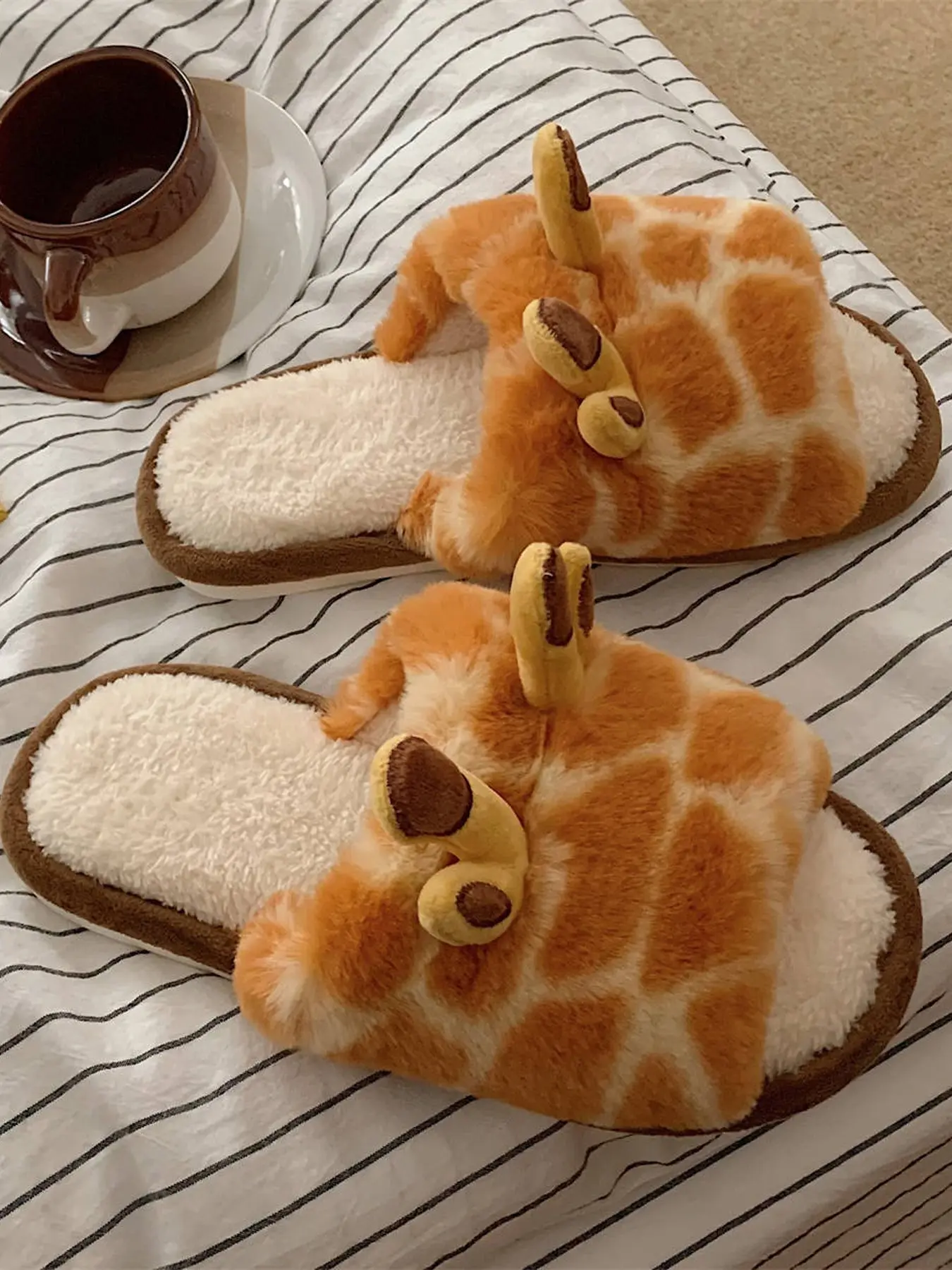 New Cartoon Giraffe Plush Open-Toe Slippers for Women, Casual Home Shoes, Fall Winter Non-Slip Soft Sole, Cozy Indoor Footwear