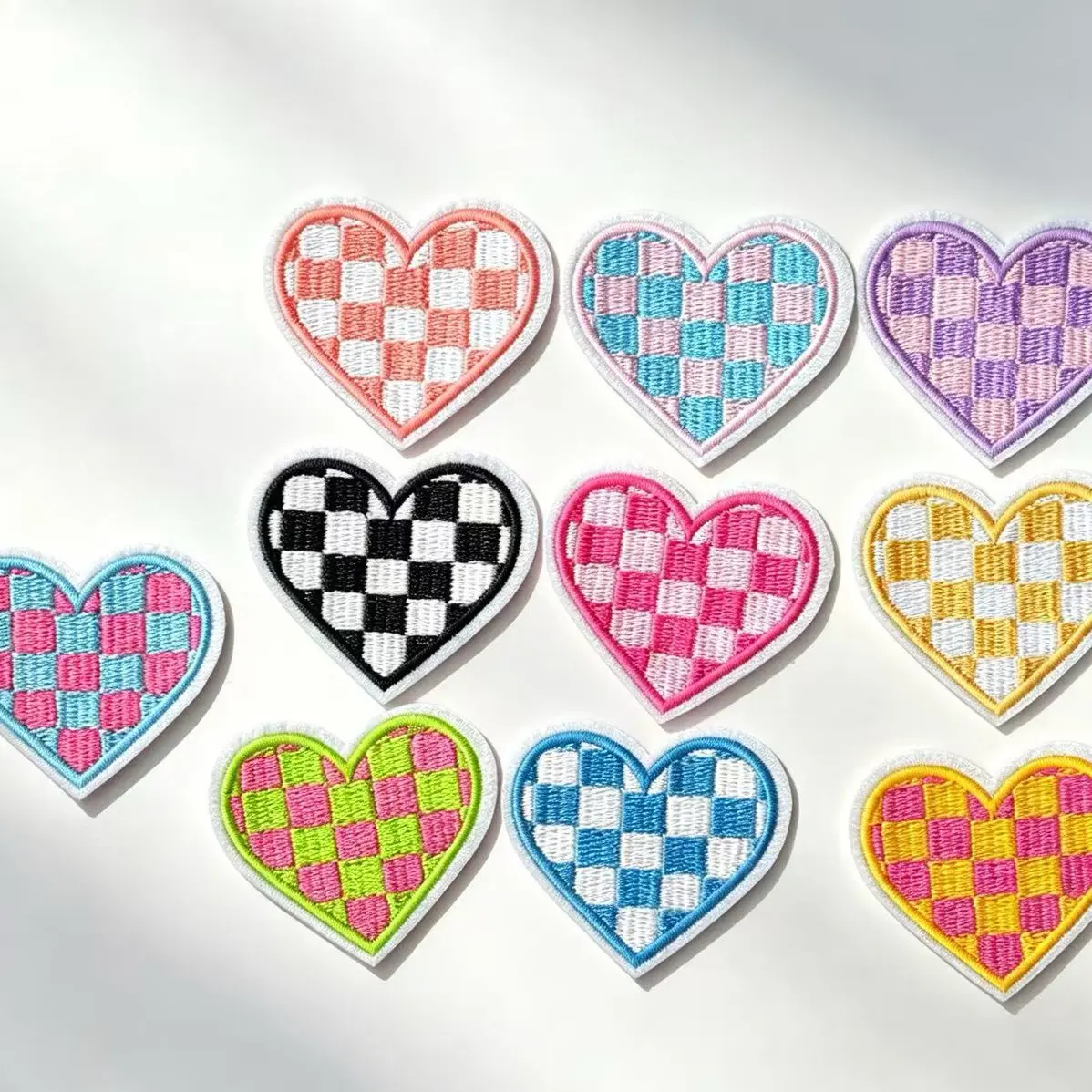 Plaid Heart Pattern Iron-On Embroidery Patches, Fun Design Fabric Badges, Easy to Sew or Iron On, Durable Embroidered Appliques for Personalizing Jackets, Bags, DIY Crafts