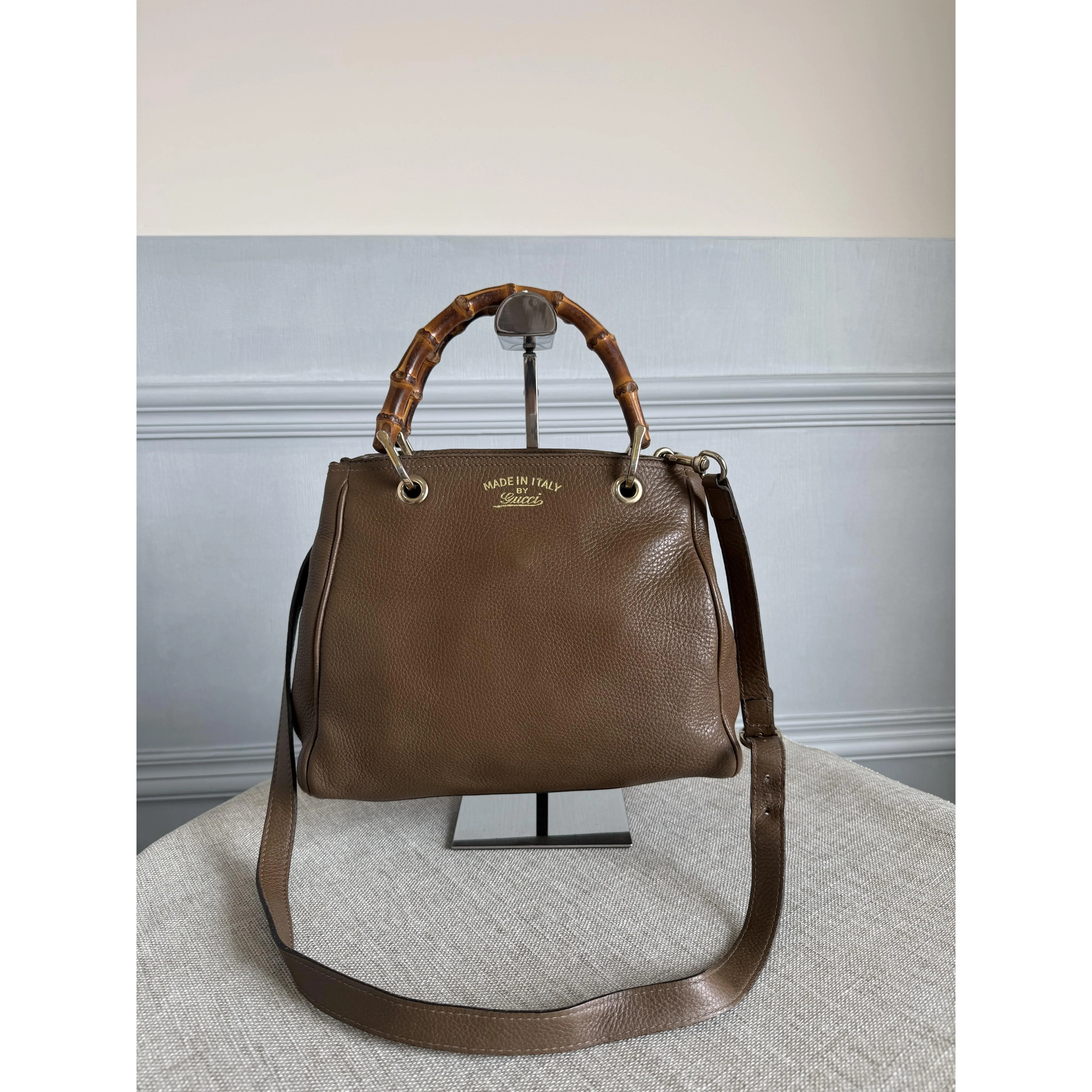 Pre-owned GUCCI Dark Brown Calfskin Bamboo Handbag Classic Bamboo Handle Crossbody Bag