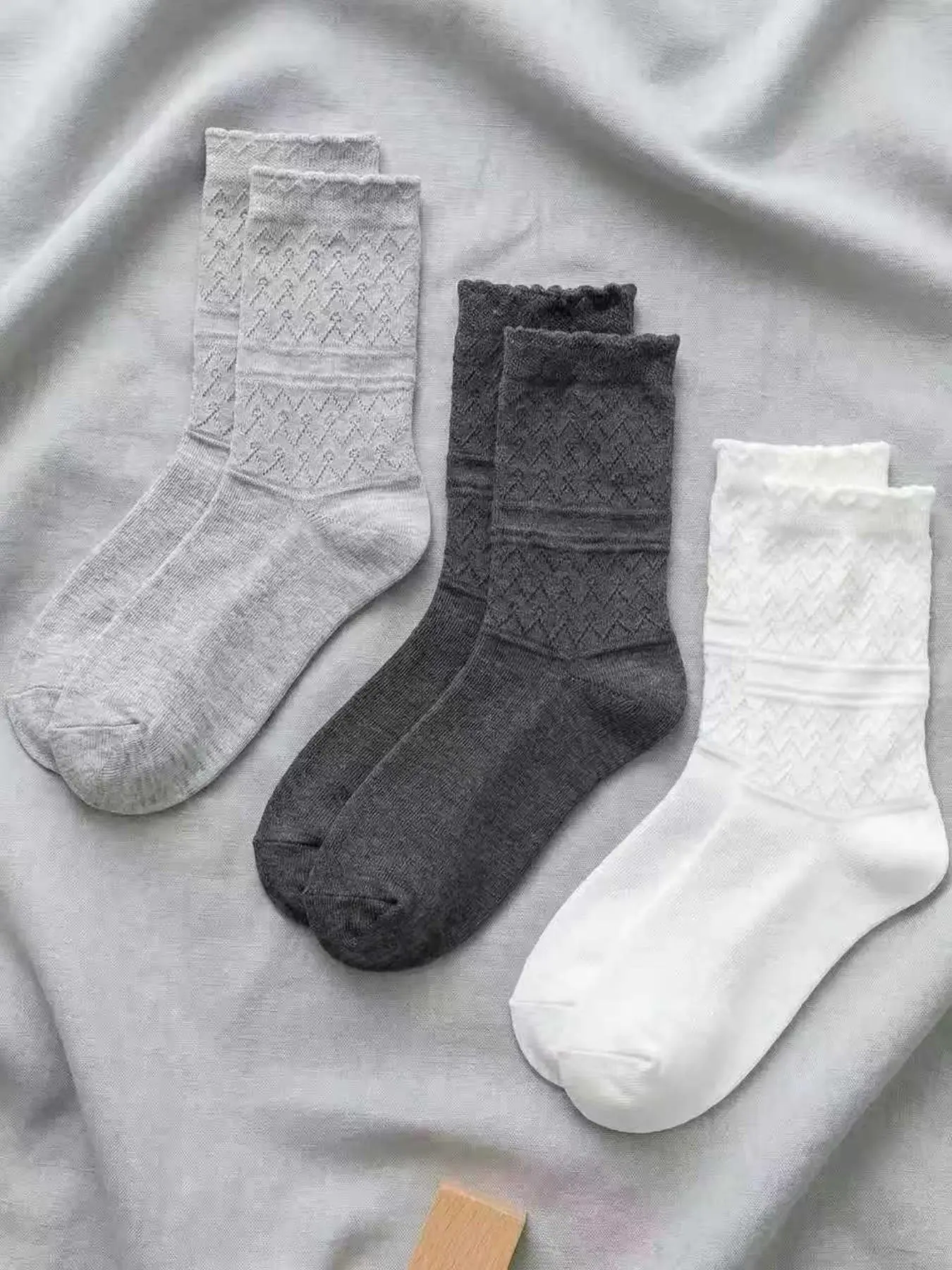 Women's Hollow Out Rhombus Mesh Ankle Socks, Floral Trim Breathable Solid Color Fashion Casual Socks, Pack of Five Pairs