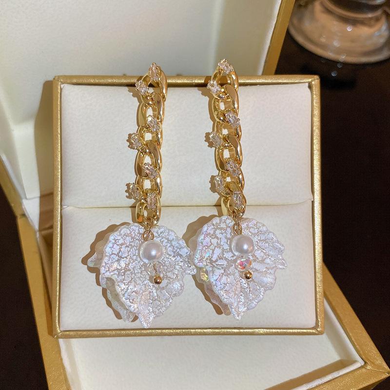 New Style Best-Selling French High-End Pearl Flower Earrings, Small-Scale Design Stud Earrings, Elegant Women's Jewelry