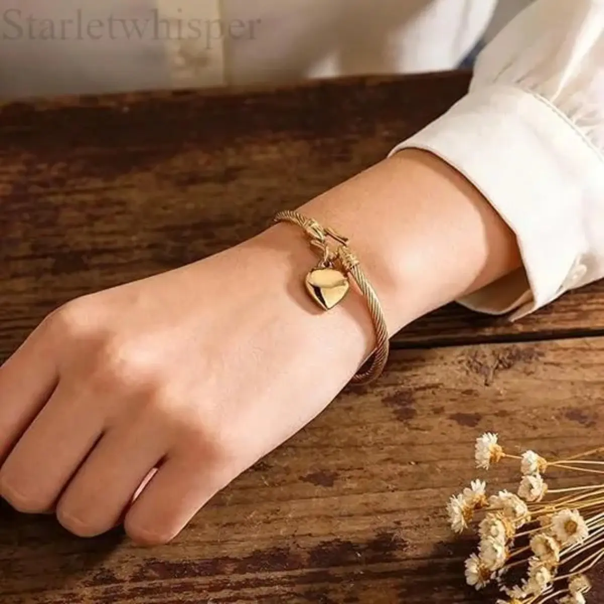 Bangle Bracelet & Heart Bracelet – Sculpted Heart Ensemble & Sleek Cuff Motif, Viral TikTok Minimalist Trend & Modern Love Core Aesthetic, Durable Lightweight & Comfort Fit Accessory for Daily Wear, Anniversary Gifting, Couple Matching & Casual Chic