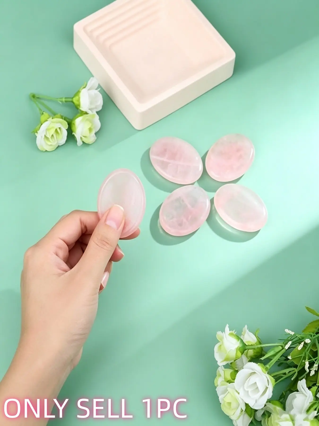 1pc Oval pink rose quartz natural crystal thumb stone, hand-held anxiety pocket crystal stone, portable smooth soothing chakra healing crystal, for meditation and to help relieve stress, sadness and tension. Suitable for spa, body and facial massage.