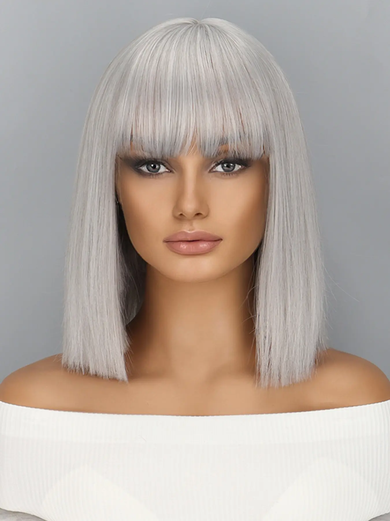 Grey Bob Wig with Bangs, Short Grey Wig for Women Straight Bob Wigs Heat Resistant Synthetic Hair Wig Mia Wallace Cleopatra Cospaly Daily Party Use