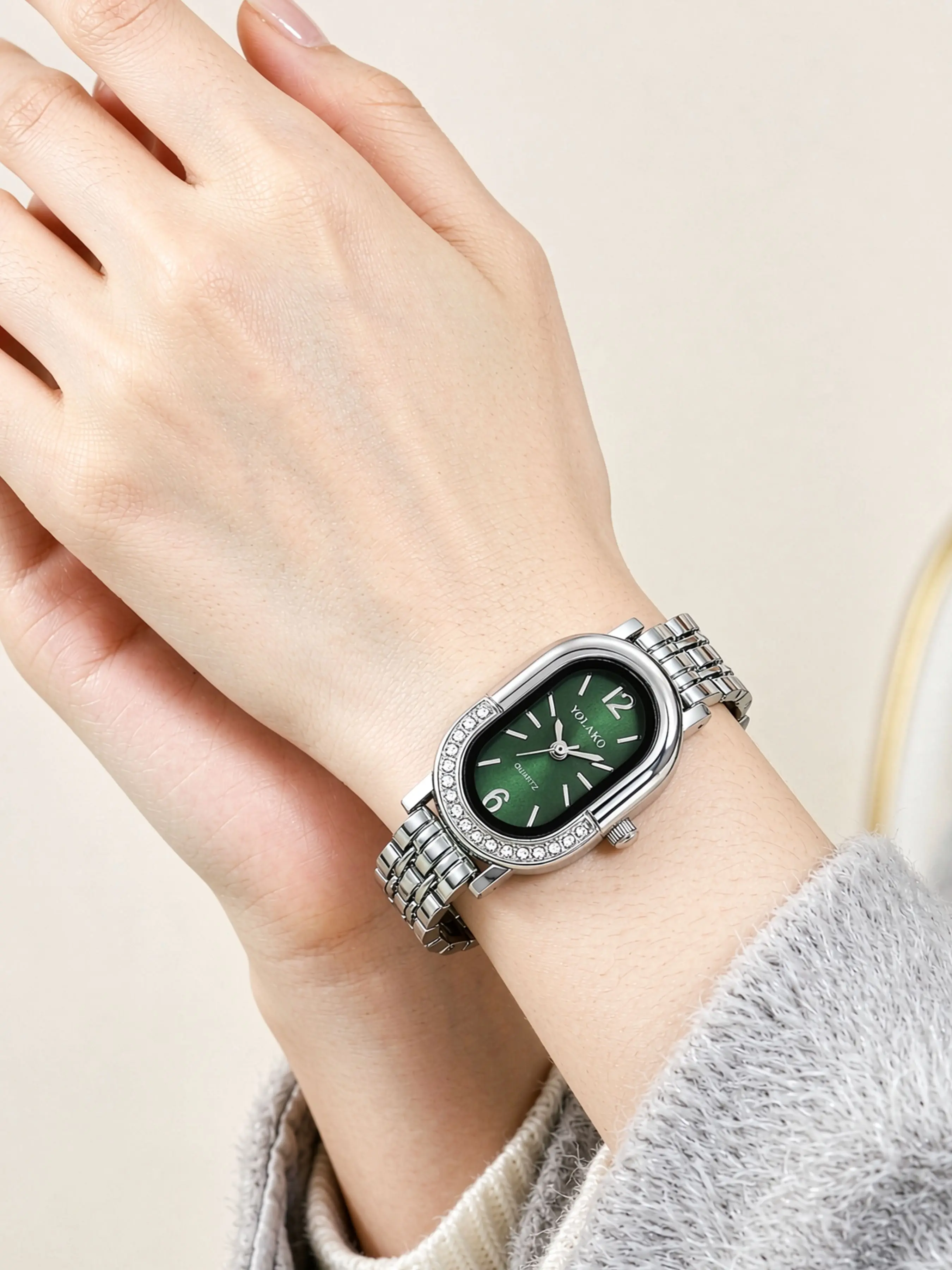 Elegant Oval Diamond-Embedded Watch for Women, Lightweight Luxury Steel Band, Casual All-Season Accessory, Analog Quartz Movement