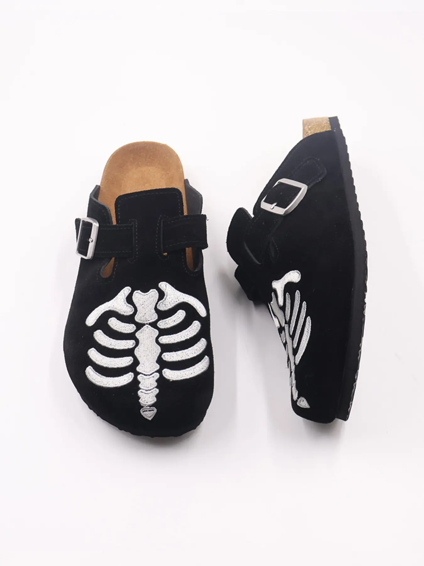 Clogs of men's Casual Halloween Pattern,Embroidered Sandals, Genuine Leather Clogs, Cowhide Leather Upper, Rubber Sole, Less Than Ankle Height, All Seasons Comfort