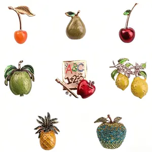 8 Kinds of Different Fruits Exquisite Brooch Pins Jewelry Mangoes Pineapples Cherries Pears Apples Embellished Scarves Coats Bags Wedding Banquets Fruit Holiday Gifts