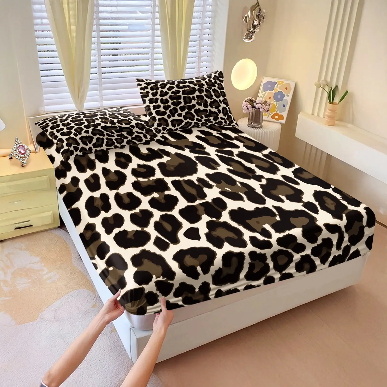 3Pcs Cream Brown Leopard Print Fitted Sheet Set, 1 Fitted Sheet & 2 Pillowcases, Classic Wild Animal Pattern Bed Sheet, 360° All‑Round Elastic Soft Microfiber, Cozy Bed Sheets, for Teens Adults Bedroom Dorm, Ideal Housewarming Birthday Gift