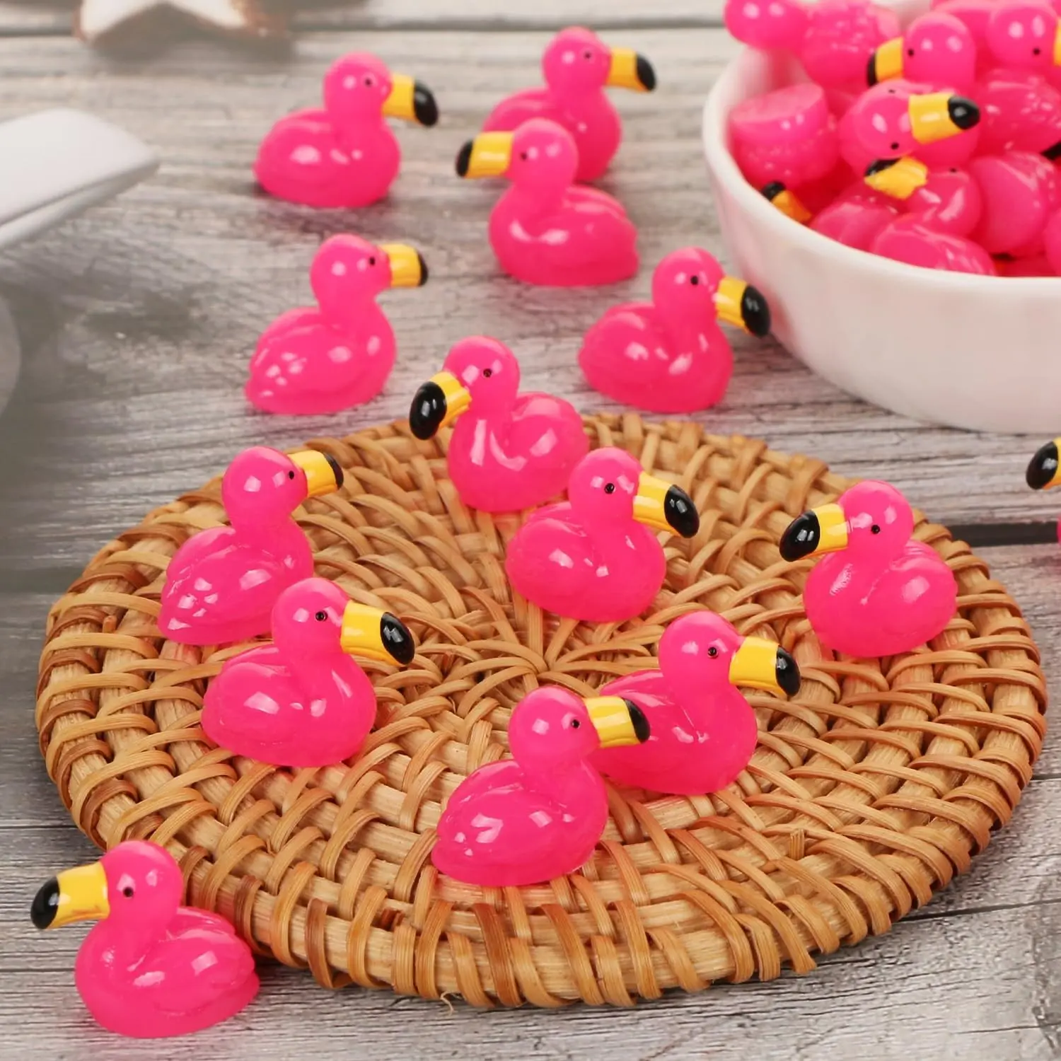 20/50/100 pcs Mini Resin Flamingo Figurines, Resin Sculptures – Cute Animal Statues and Colorful Bird Ornaments, Outdoor Garden Accessory for Garden Decor, Planters, Aquariums, Landscapes, Parties, and Dollhouse Decoration