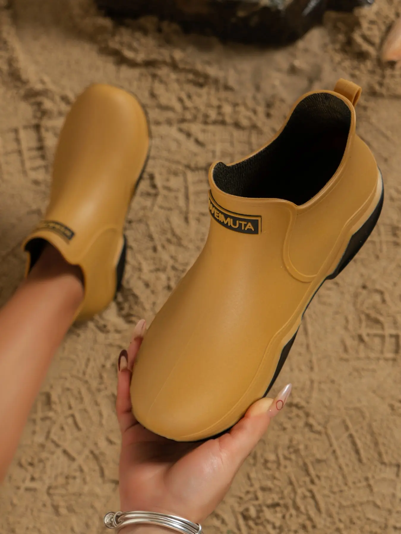 Chelsea Boots Waterproof Rubber Upper, Slip-On Design, Thick Anti-Slip Sole, Non Slip Boots, Pull Tab Heel, Outdoor Rain Shoes for Fishing & Farming, Waterproof Outdoor Footwear