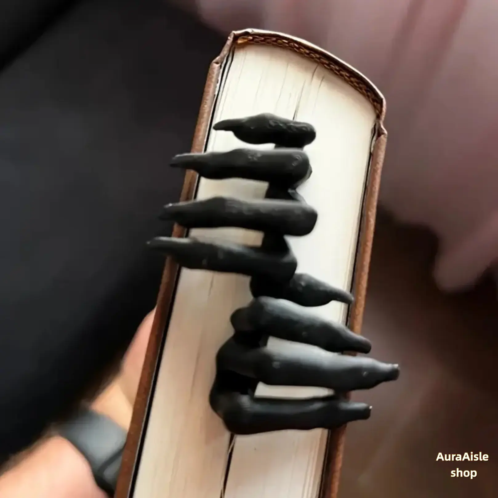 Black Demon Claw Shaped Page Marker Bookmark, Unique Novelty Book Accessory For Page Positioning, Creative Stylish Reading Supply To Highlight Reading Experience For Book Lovers And People With Distinct Personal Taste