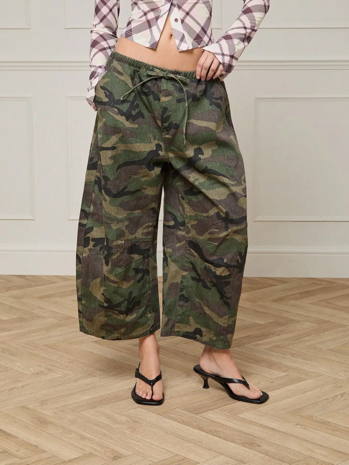 Vintage Camouflage Print Loose Fit Baggy Low Waist Elastic Drawstring Adjustable Wide Leg Nine Inch Pants, Post-Apocalyptic Aesthetic, Casual Home Wear, Casual Summer Pants