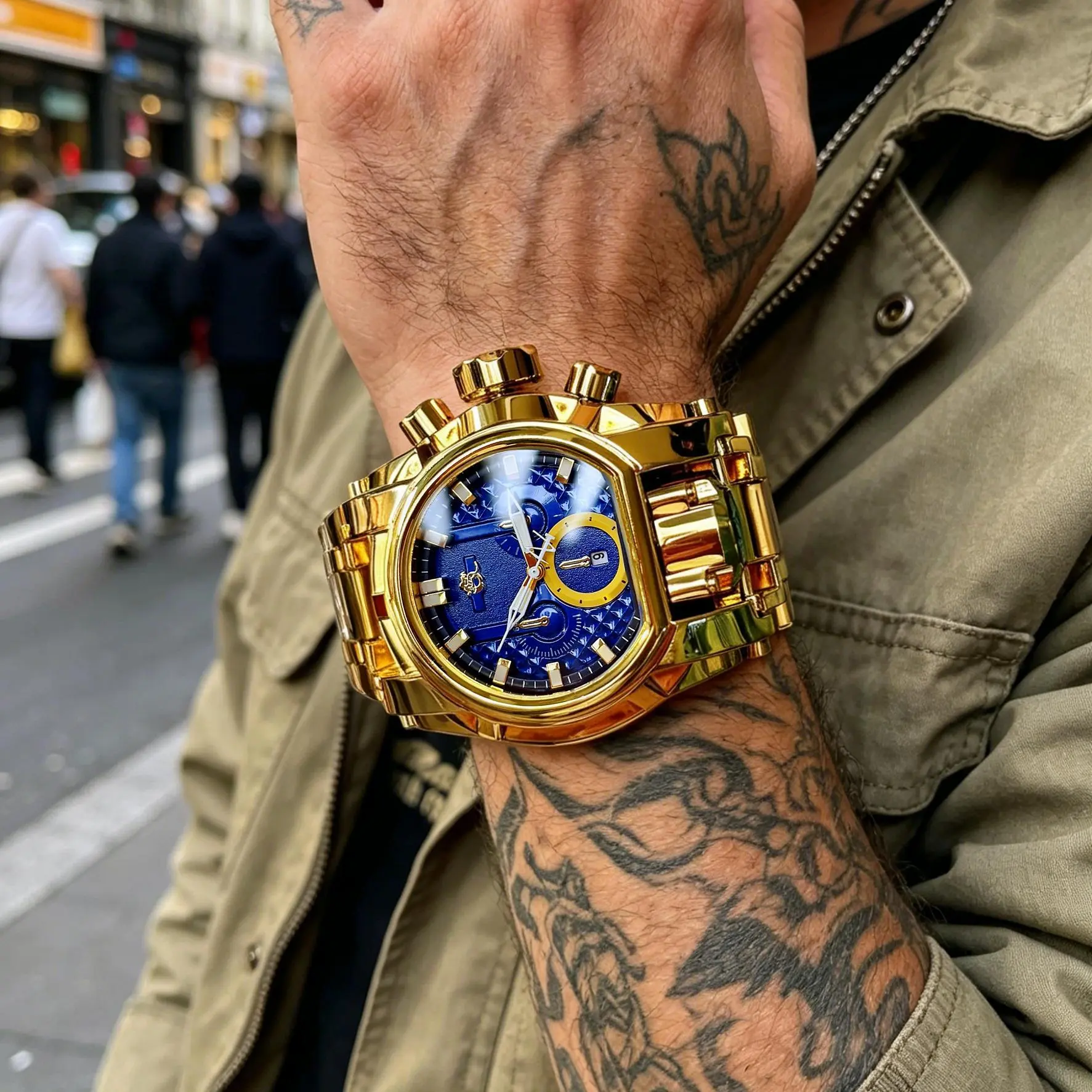 Punk Casual Men's Watch with Contrasting Large Dial Alien Design Metal Strap Trendy Wristwatch in Stylish Gift Box