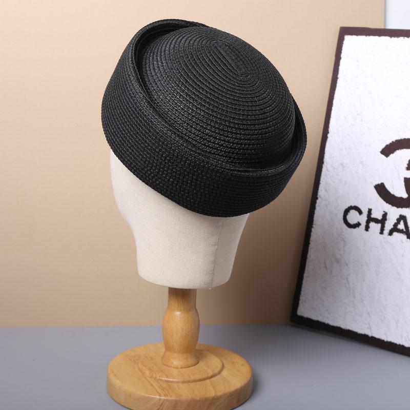 2026 New Summer Japanese Retro Artistic Painter Berets Pillbox Hat Woven Paper Straw Sun Hats Women Circle Concave Top Straw Hat
