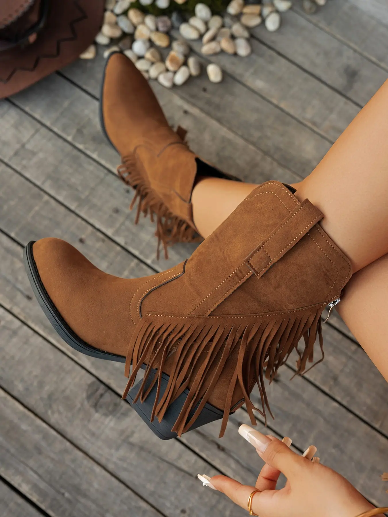 Vintage Faux Suede Western Short Boots for Women, Pointed Toe, Slope Heel, Back Zipper, Versatile Mid-Calf Cowboy Boots