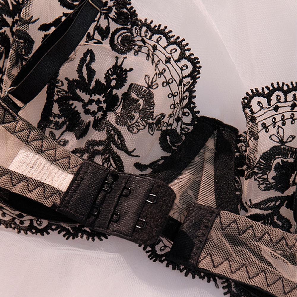 Polyester fiber mesh comfortable underwear set for women, simple and elegant, push-up adjustable bra set