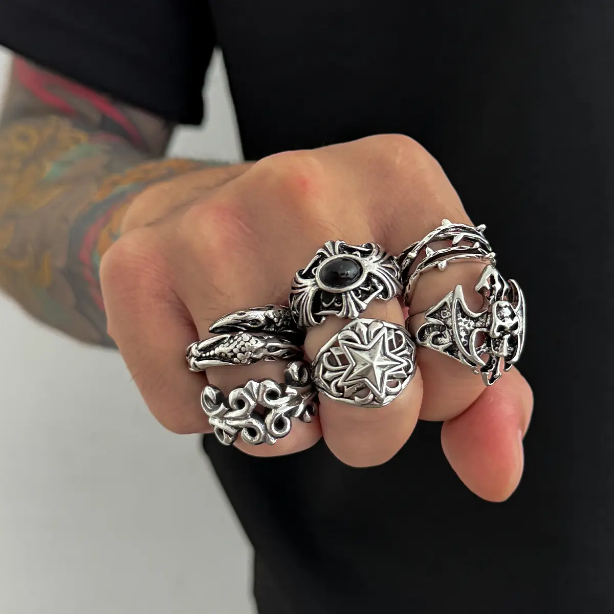 Men Dark‑Vibe Skull Ring Set, Hip‑Hop Niche Punk Exaggerated Five‑Pointed Star Rings, Trendy Men’s Hand Jewelry for Cross‑Border Daily Street Outfit Matching