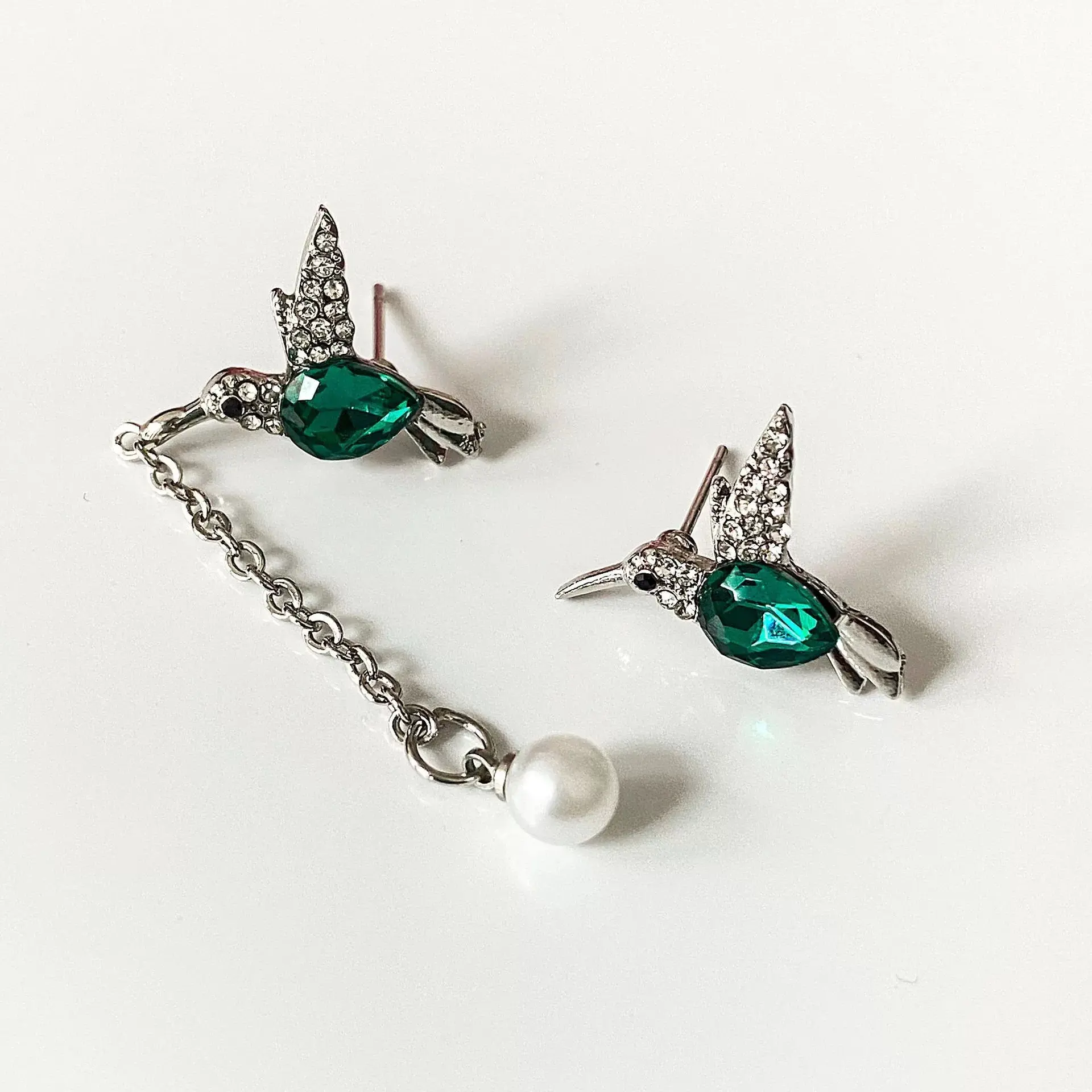 Boho Retro Hummingbird Dangle Earrings - Hypoallergenic Metal Alloy, Enamel Bird & Floral Design, Inlaid Shiny Rhinestone Accents | For Vacation, Party Wear