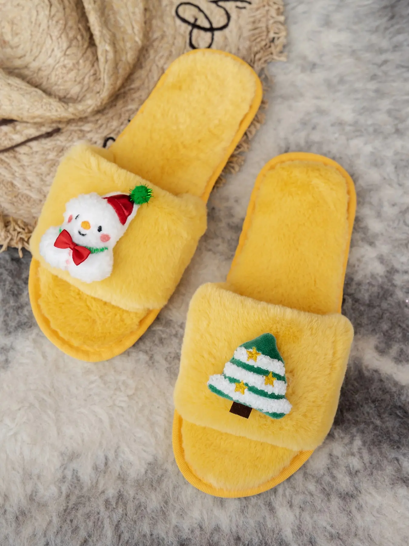 Two-Color Plush Slip-On Slippers, Christmas Star Moon Cartoon Decor, Cute Casual Home Shoes for Women, Fall Winter Daily Wear