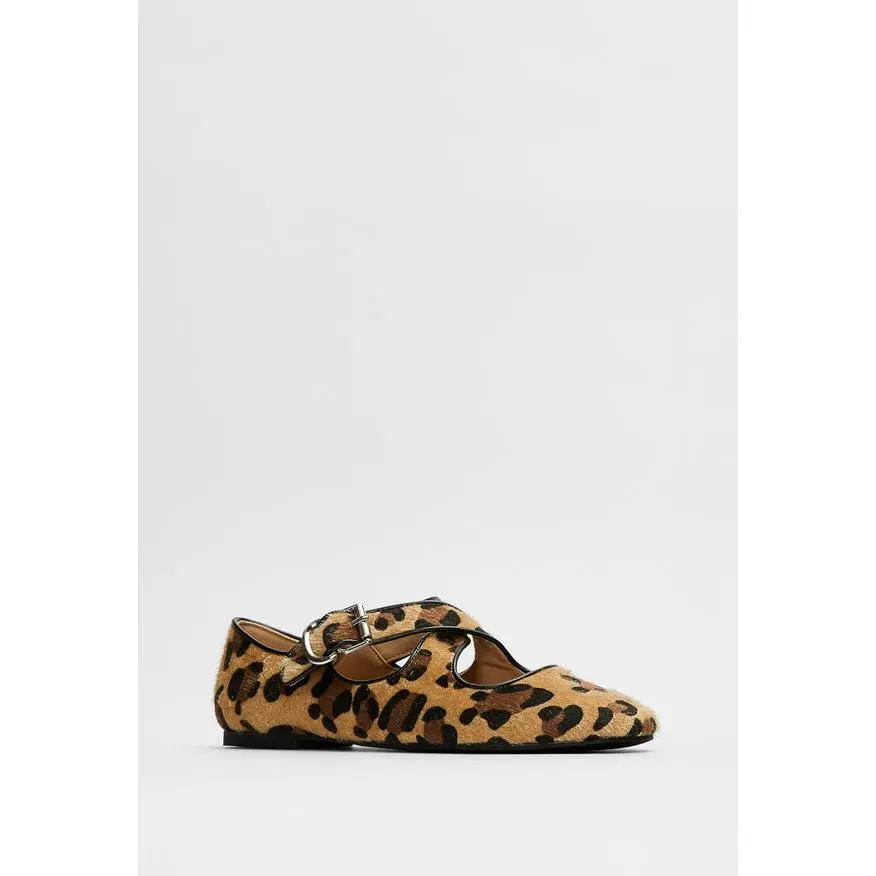 JUST FAB Women's Classic Leopard Fur Mary Jane Flats - Crisscross Buckle, Square Toe, Retro Design, Soft Slip-On Footwear for Casual Walking, Walking Shoes, Leopard Print