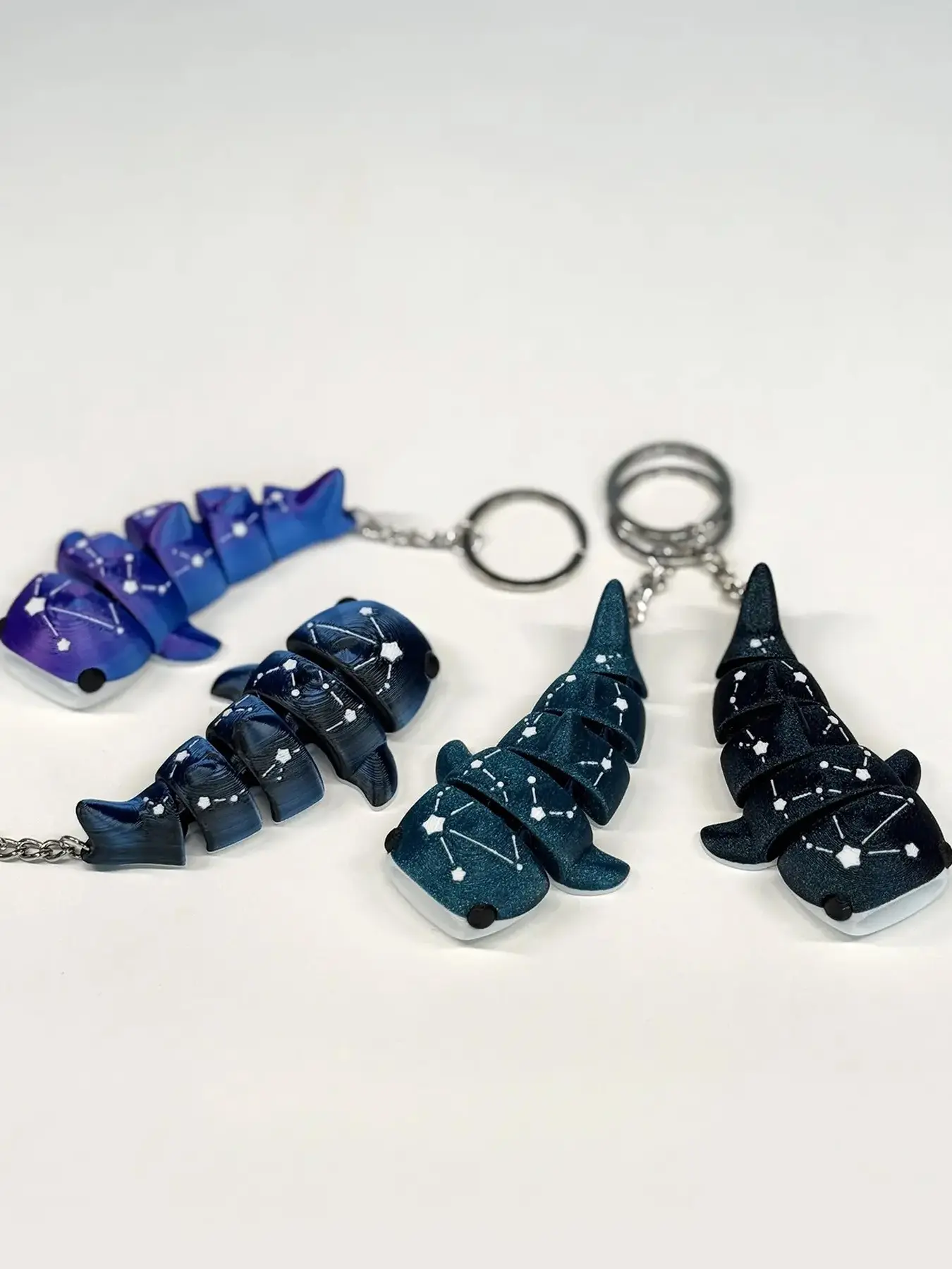 3D Printed Starry Sky Shark Keychain, Stylish Keychain, Fish Keychain, Ombre Shark Keyring-Flexible Joints Whale Shark Pendant, Whale Shark Charm with Keyring Matte Blue Purple Women Men Bag Hanging Decoration Backpack Accessories Gift Keychain Charms