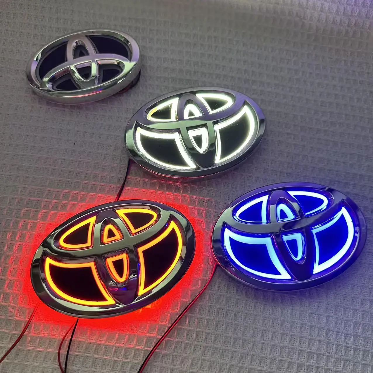 Suitable for 5D Toyota front grille illuminated emblem, car exterior modification accessories, front and rear car logo LED lights