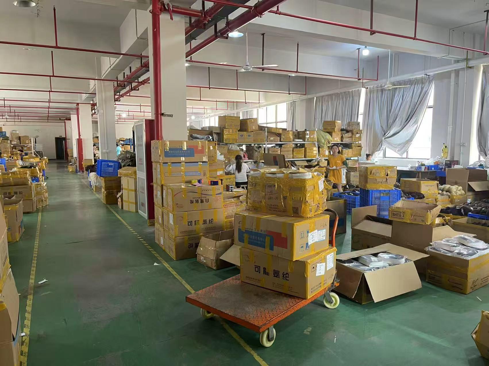 13x6 Deep Wave Lace Front Wig Human Hair Pre Plucked Brazilian Virgin Hair Glueless 30 Inch Long Curly Wig for Women Black