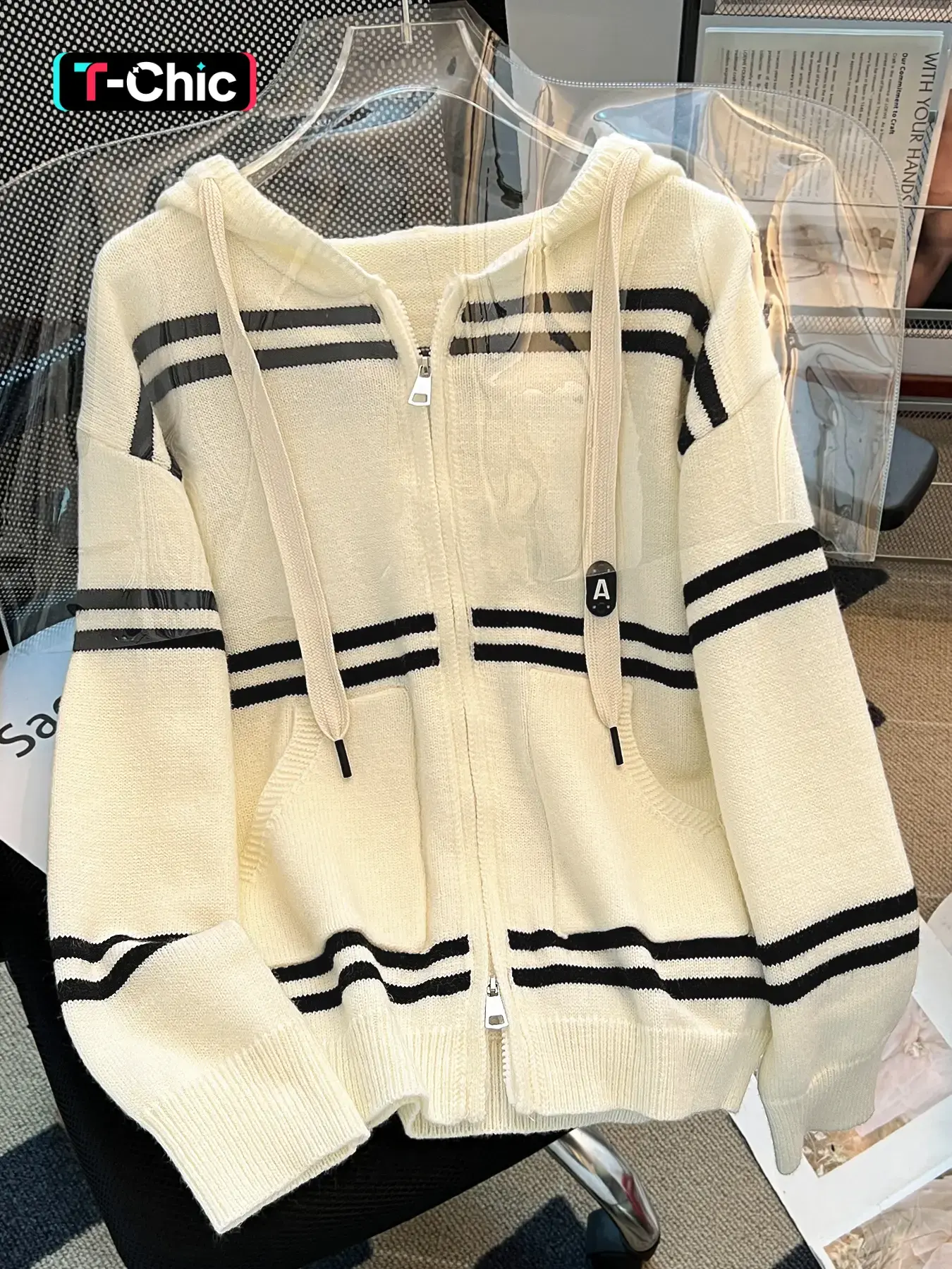 Fall Winter Stylish Striped Zip-Up Cardigan Knitwear with Pockets, Casual Loose Fit Hooded Long Sleeve Sweater for College Style, Versatile Fashion for Women