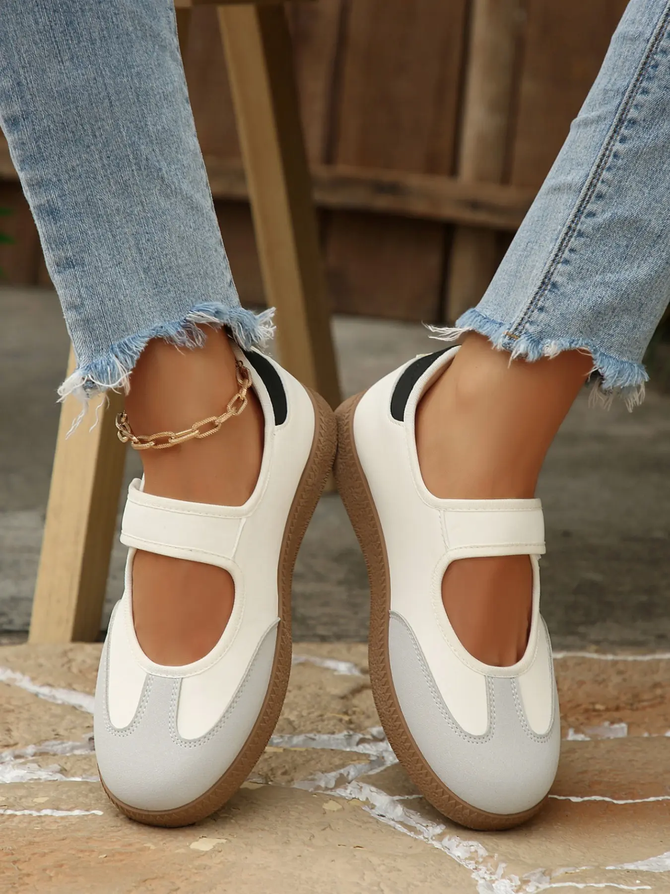 Lightweight Retro Sneakers, Simple, Round Toe, Elastic Magic Tape, Comfortable All Season Casual Shoes