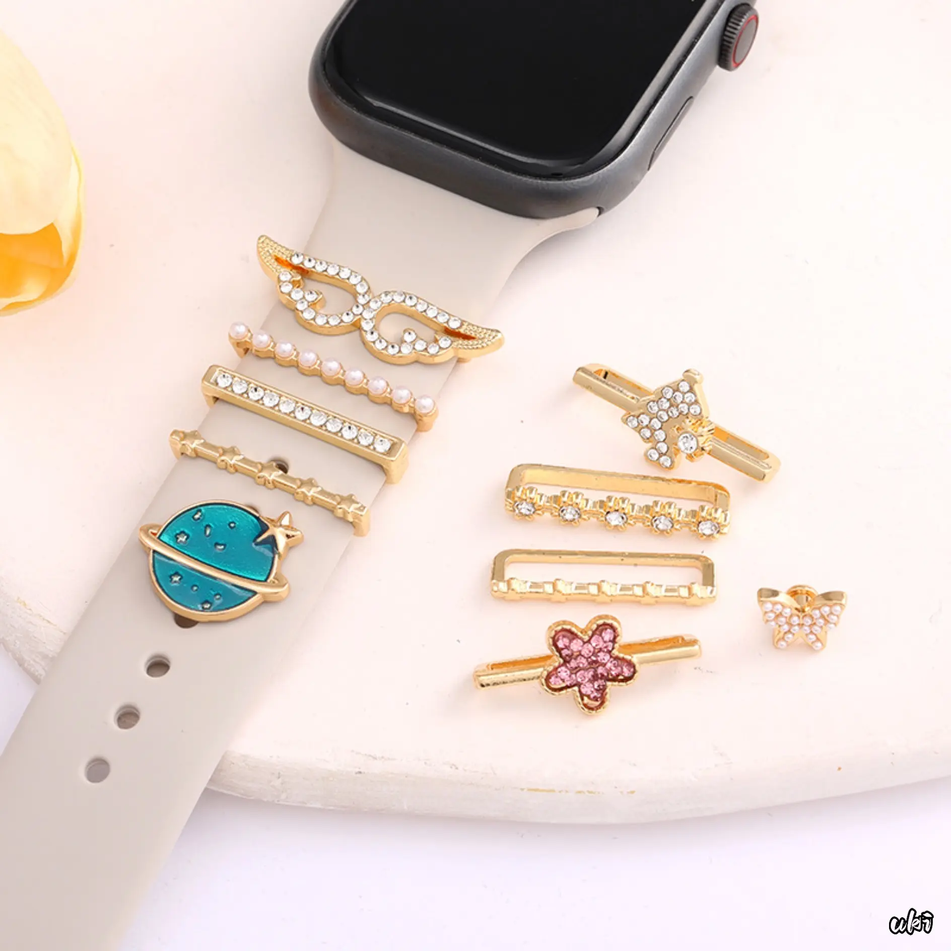 New Arrival Diamond Inlaid Alloy Watch Decor Kit For Apple Watch, Bling Silicone Strap Decorative Ring & Ornament Buckle Accessories