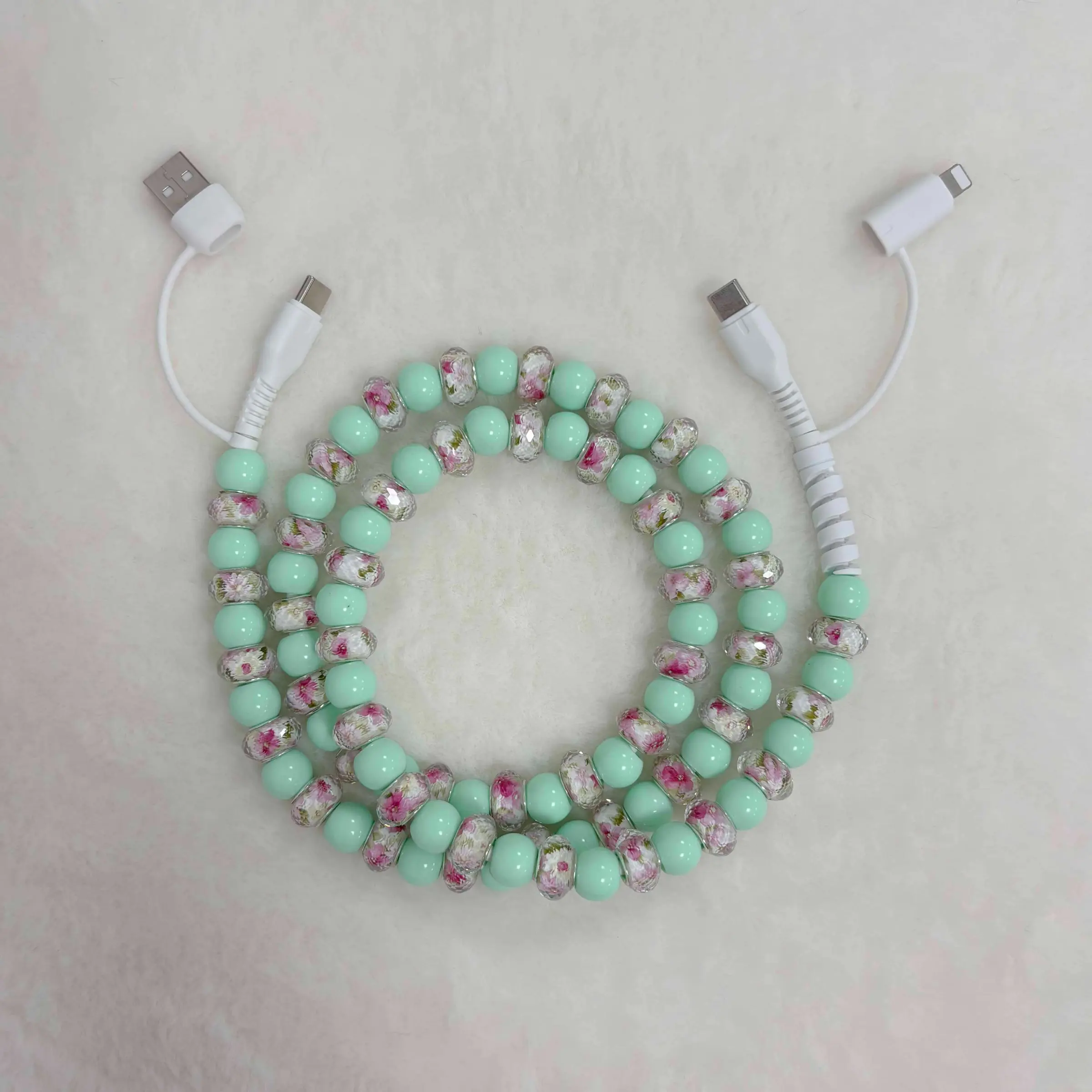 4 in 1 Acrylic Beaded Charging Cable Creative Design，Compatible with all devices USB-C and Lightning interfaces, 3.3 feet in length, ideal for women for charging,Holiday gifts, New Year gifts