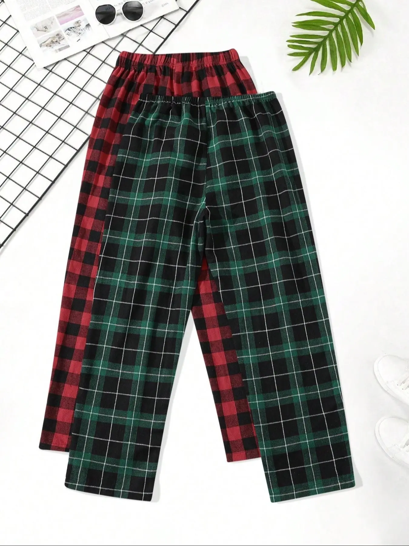 Vintage Xmas Plaid Straight Leg Pants, Loose Fit Christmas Style Long Trousers, Casual Checkered Fashion for Men & Women