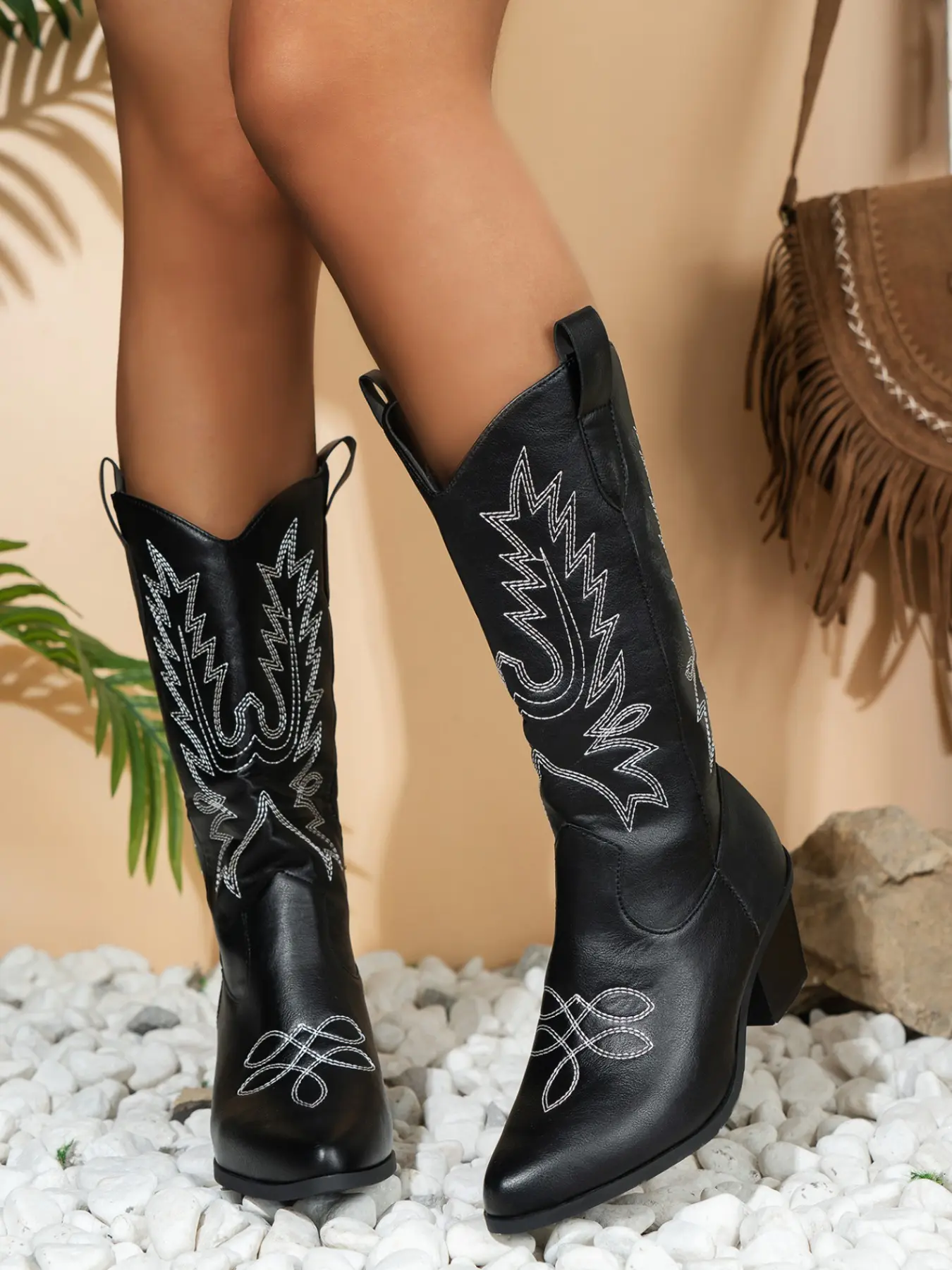 American Classic Retro Embroidered Western Boots, Thick Heel Slimming Travel Photo Knight Boots, Casual Mid-Calf PU Leather Shoes