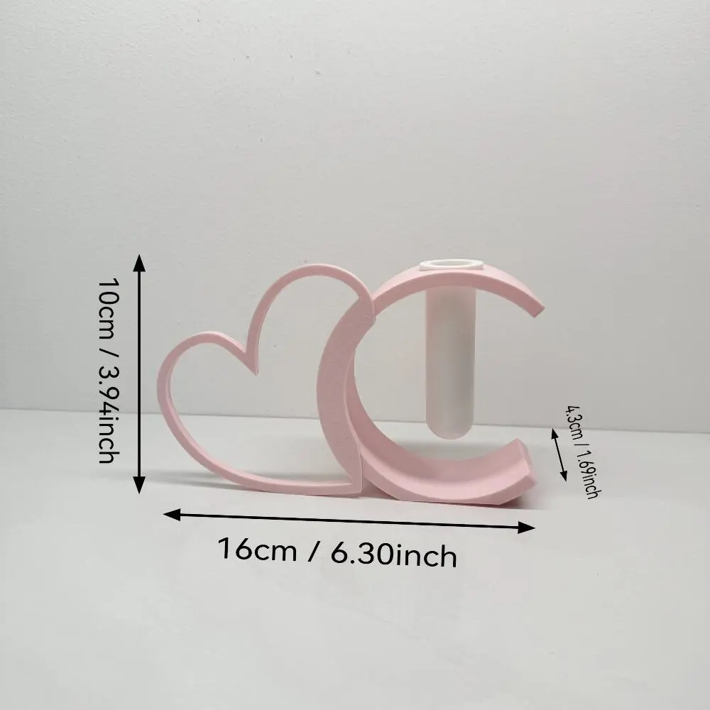 Heart-Shaped Hollow Vase - A Romantic Decorative Vase with a Unique Hollow Heart-shaped Design, Combining Creativity and Aesthetics. Made of Lightweight Plastic, It Is Durable and Easy to Clean. Individually Packaged, It Is Suitable for Small