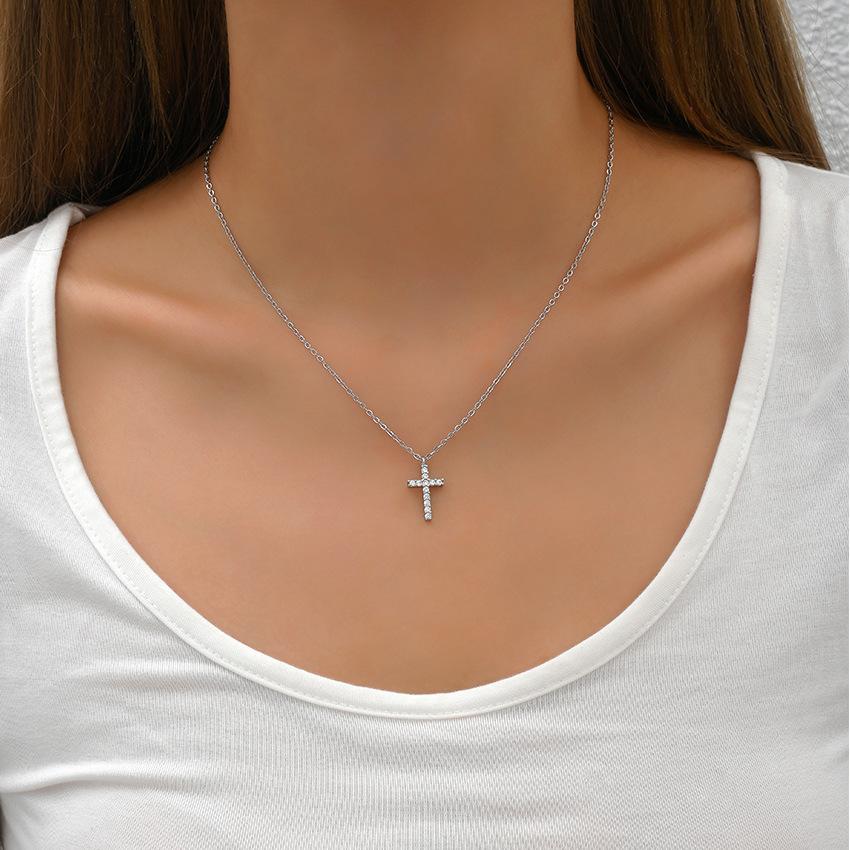 Zirconia-studded cross pendant bone chain, women's personalized light luxury ins-style versatile accessory