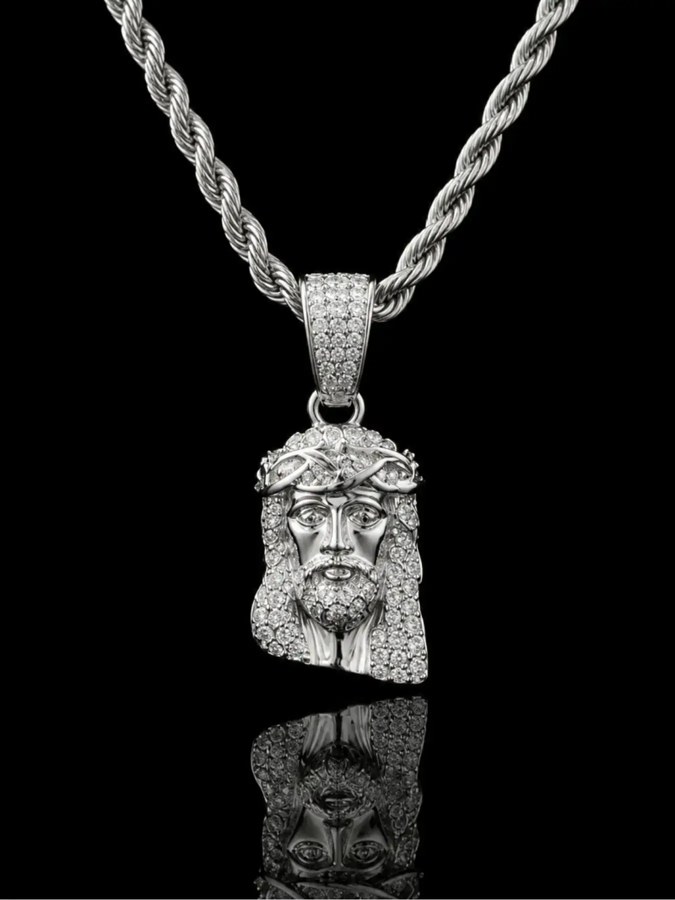 Unisex Retro Hip-Hop Chain Necklace, Full-Embedded Relief Portrait Pendant, Streetwear Fashion Accessory, Perfect for Photoshoots, Copper Pendant Necklace