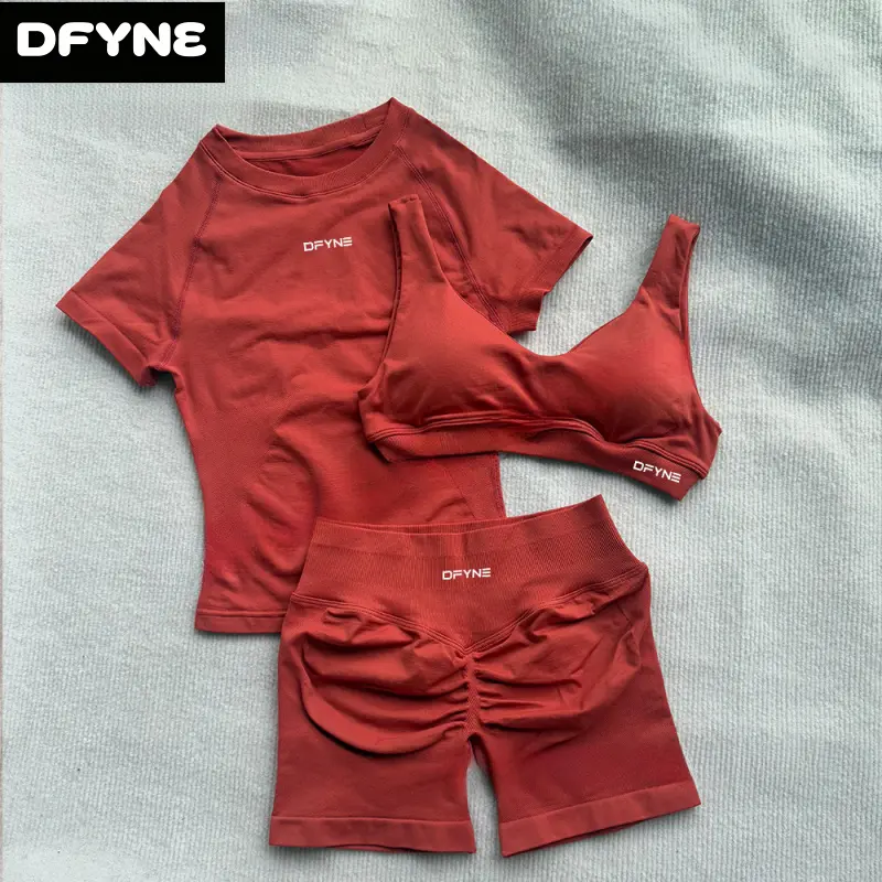 DFYNE Dynamic Seamless 3-Piece Matching Workout Set - Seamless Sport Clothing Bundle with Short Sleeve Tee, Sports Bra, Ruched Scrunch Shorts for Gym Performance Activewear Pack, Gym Baddie, Womens Fitness, Fitness Sportswear Set, T-Shirts