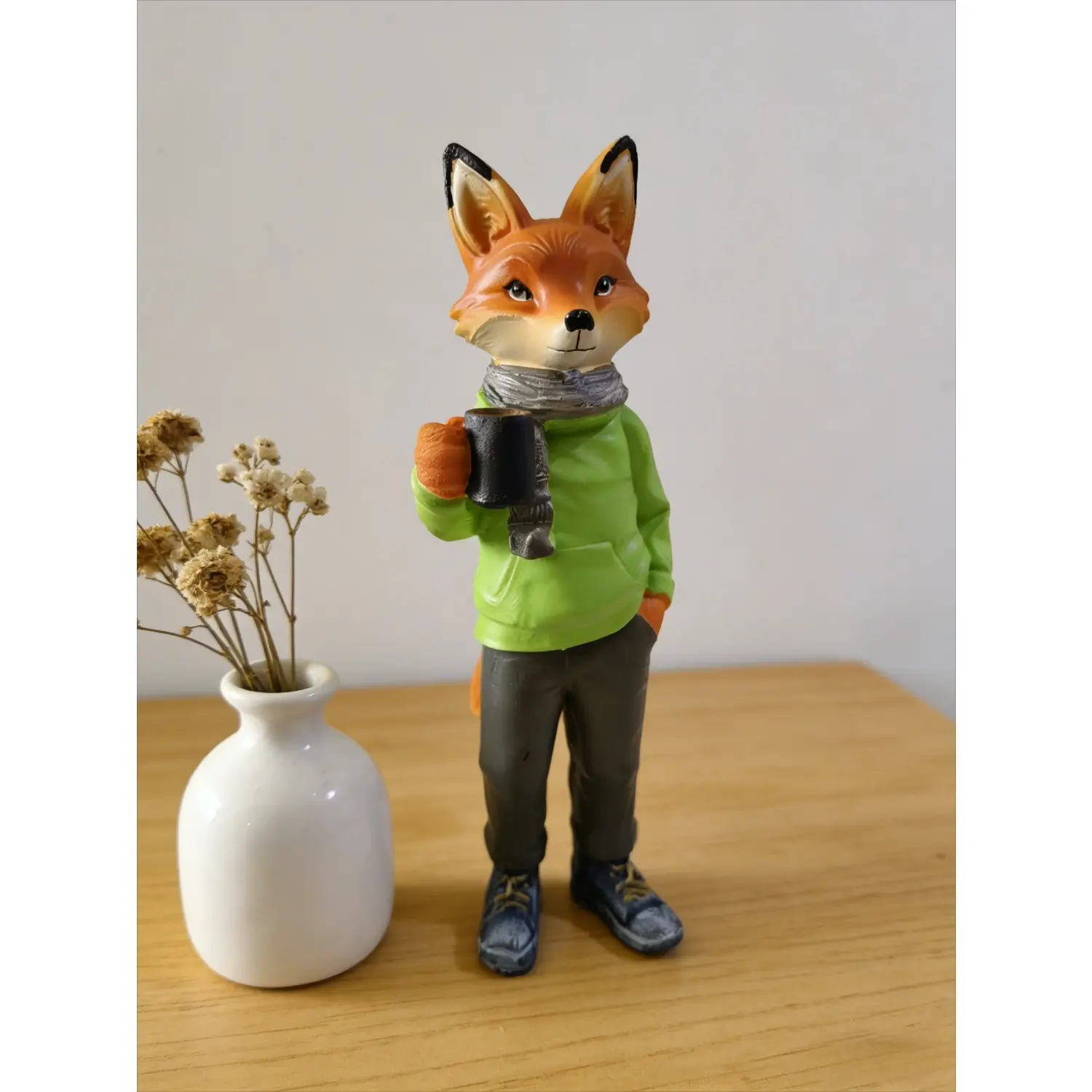 22cm Anthropomorphic Coffee Fox Resin Statue, Gentleman Fox with Hat and Scarf, Aesthetic Desktop Decor for Cafe Living Room Gift